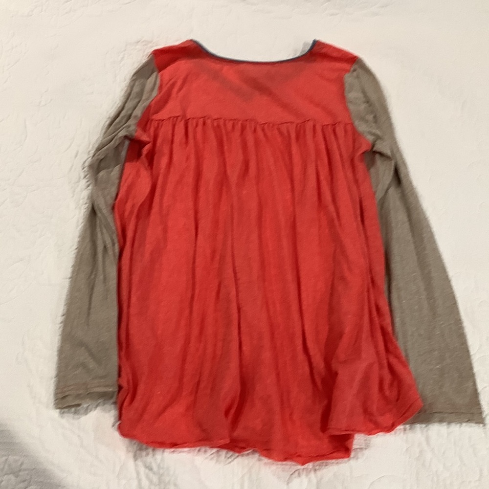 Easel Long Sleeve Top size Small NWT - Picture 2 of 4